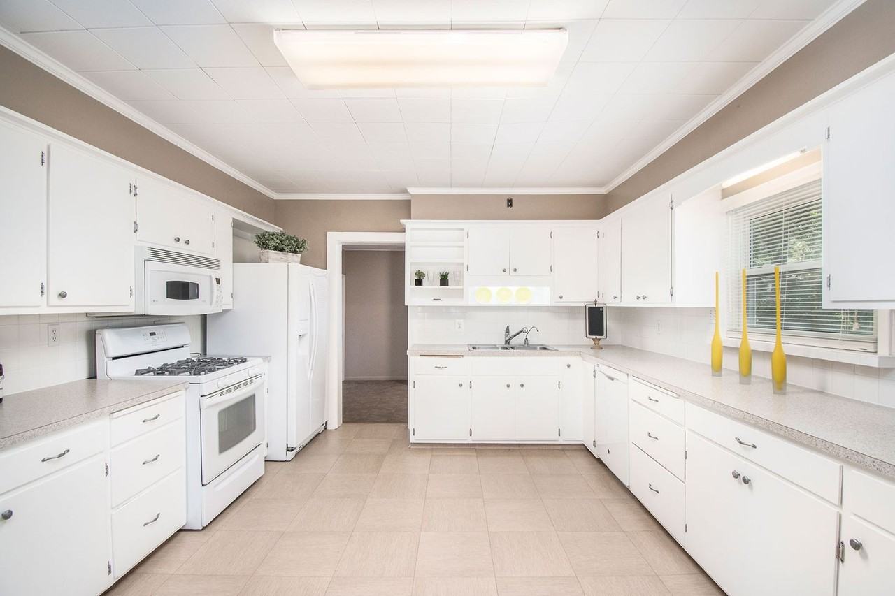 4959 S 134th St - Photo 6 of 22