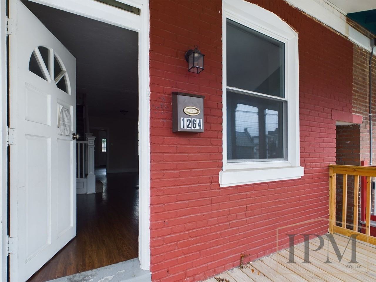 1264 W King St - Photo 2 of 20