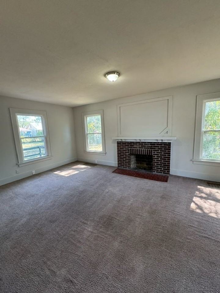 2725 S Anthony Blvd - Photo 3 of 8