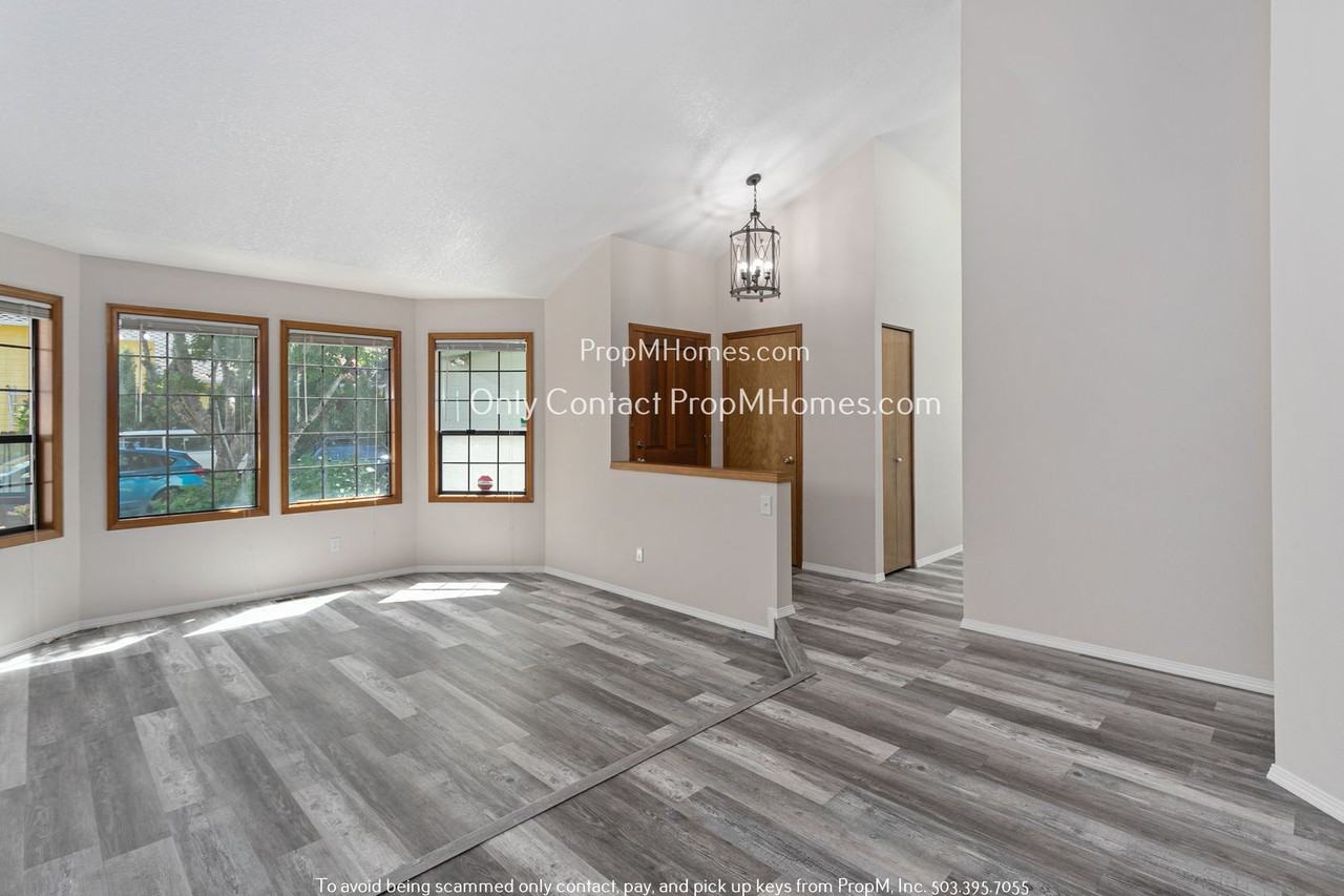 10636 Sw 127th Ct - Photo 3 of 26