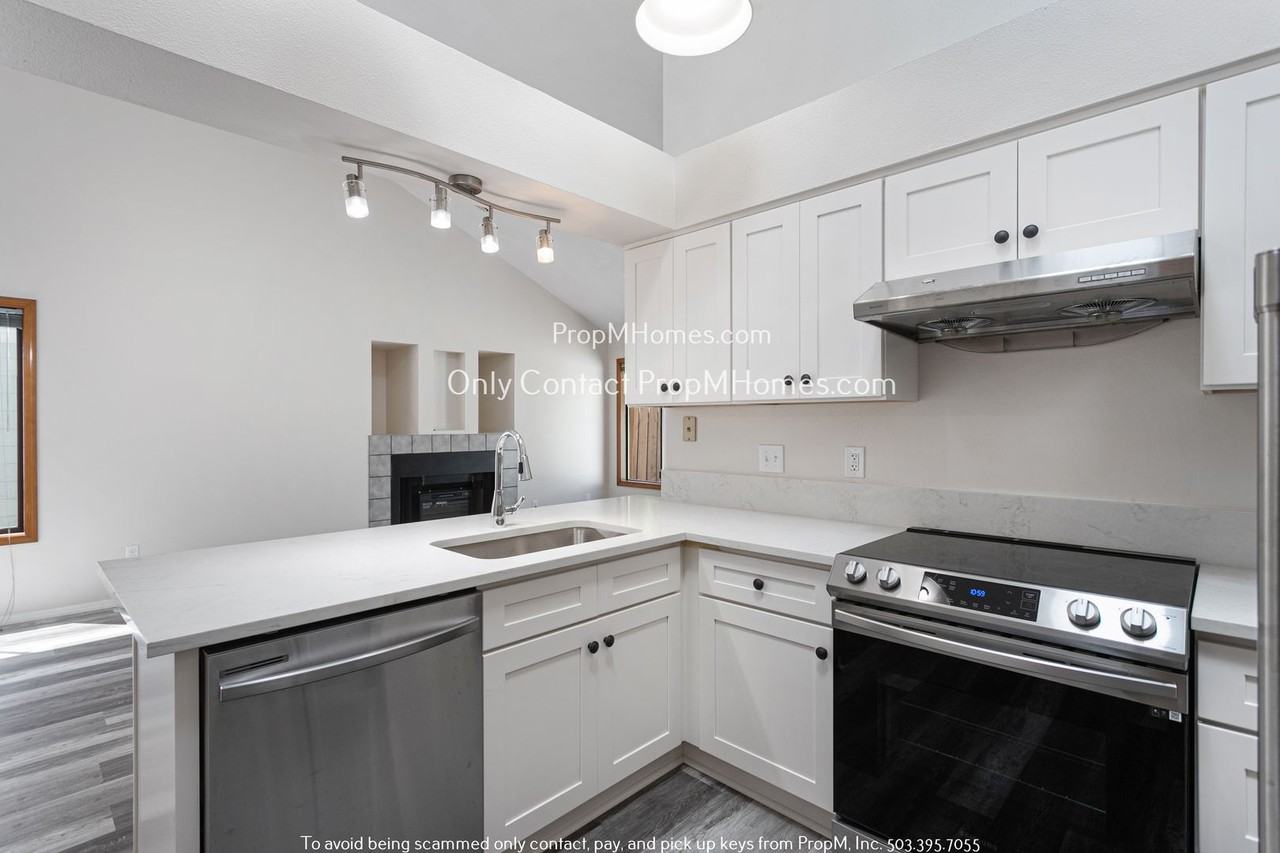 10636 Sw 127th Ct - Photo 7 of 26