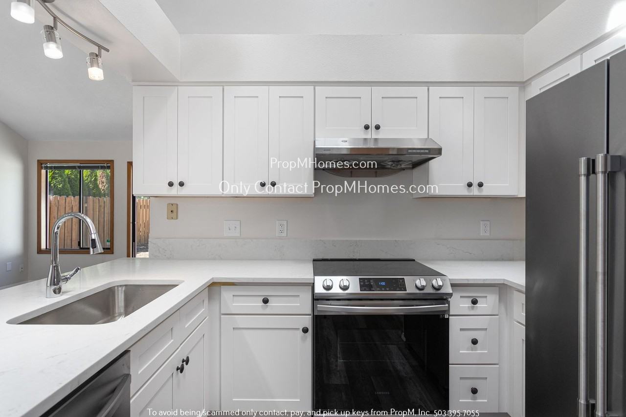 10636 Sw 127th Ct - Photo 6 of 26