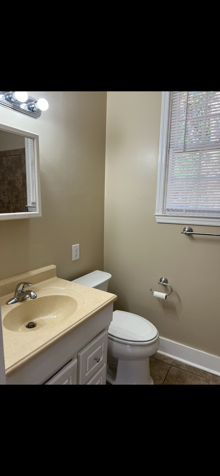 1061 Carolina Ave - Photo 5 of 15