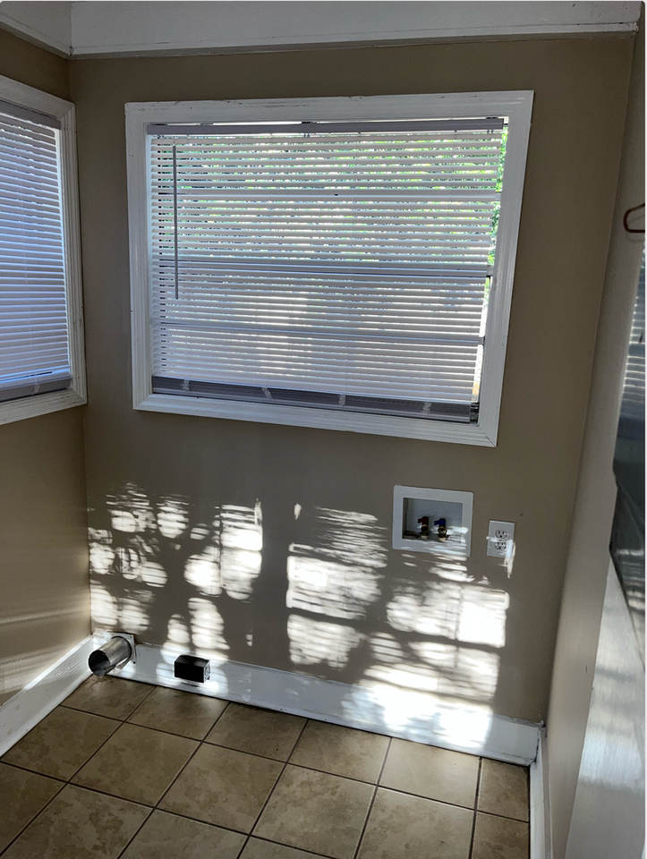 1061 Carolina Ave - Photo 6 of 15