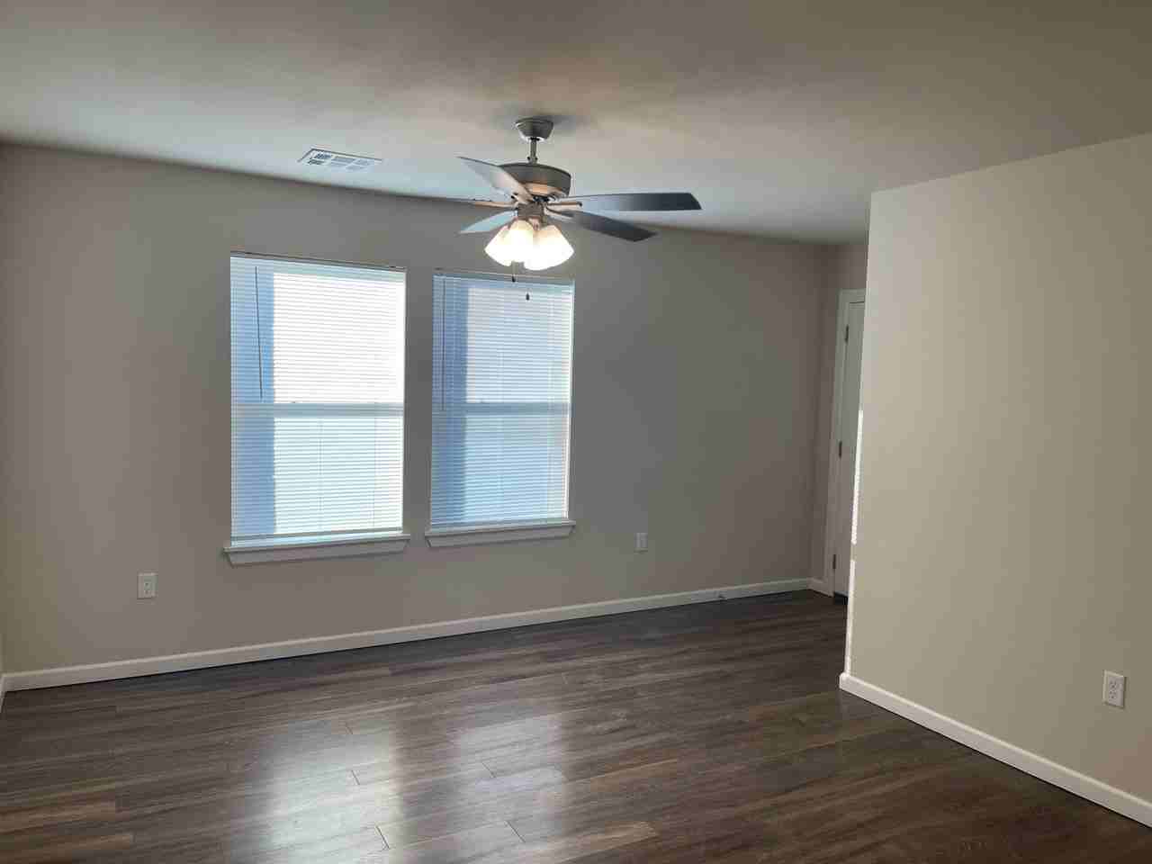 1904 Mulberry St - Photo 3 of 14