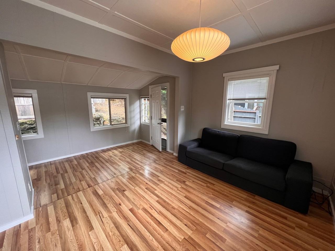 443 Center Blvd - Photo 4 of 9
