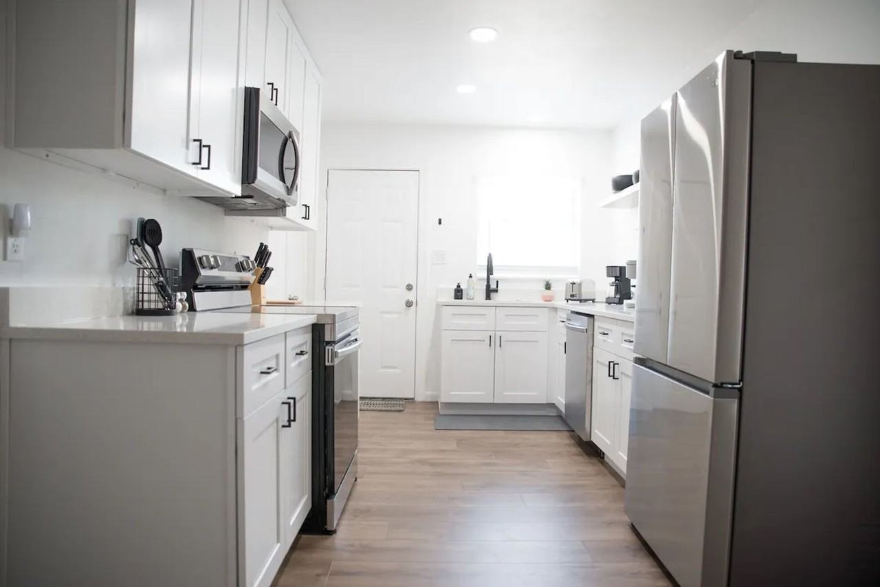 162 Willow Ave - Photo 4 of 6