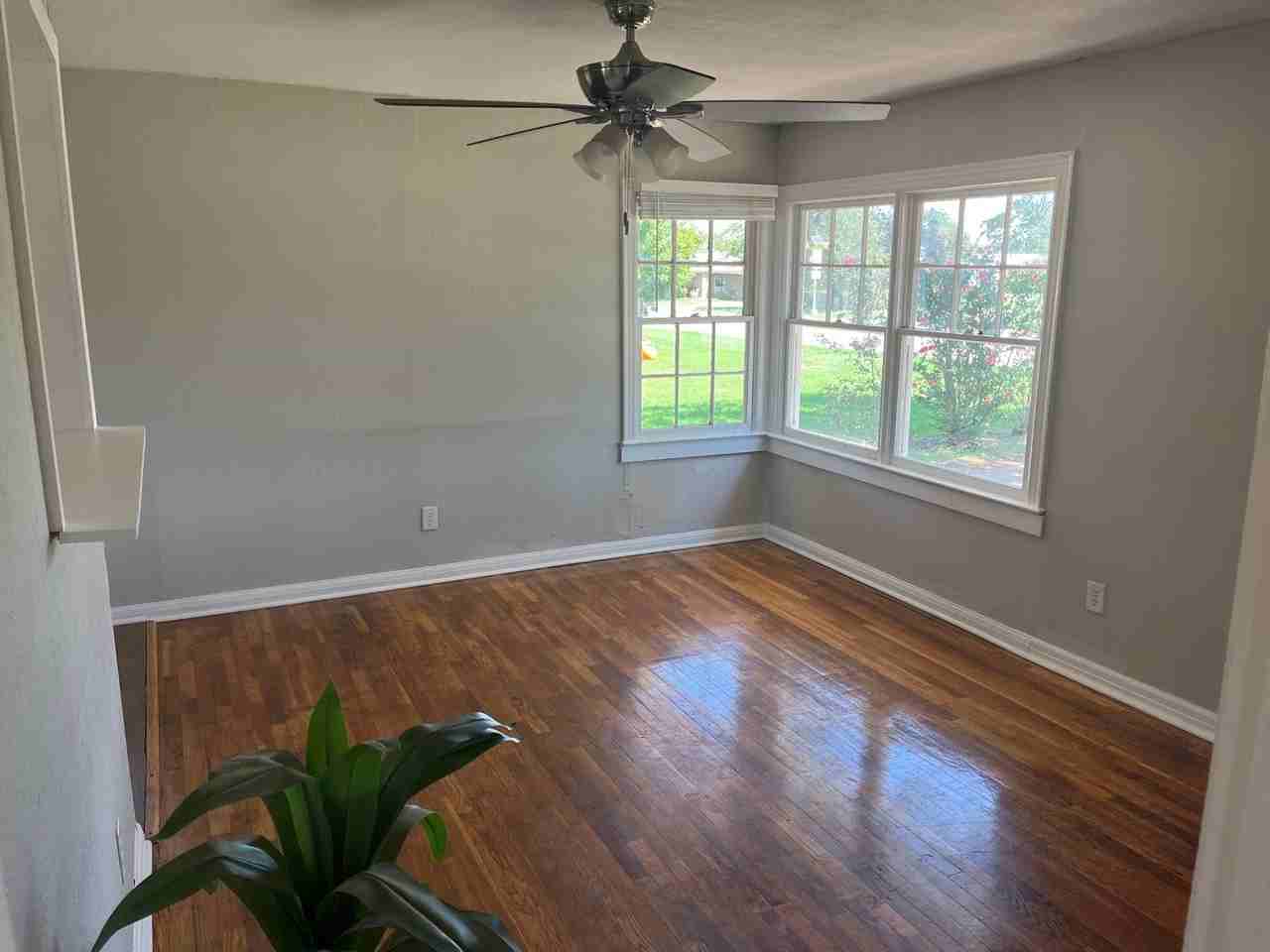 608 S Ash St - Photo 3 of 7