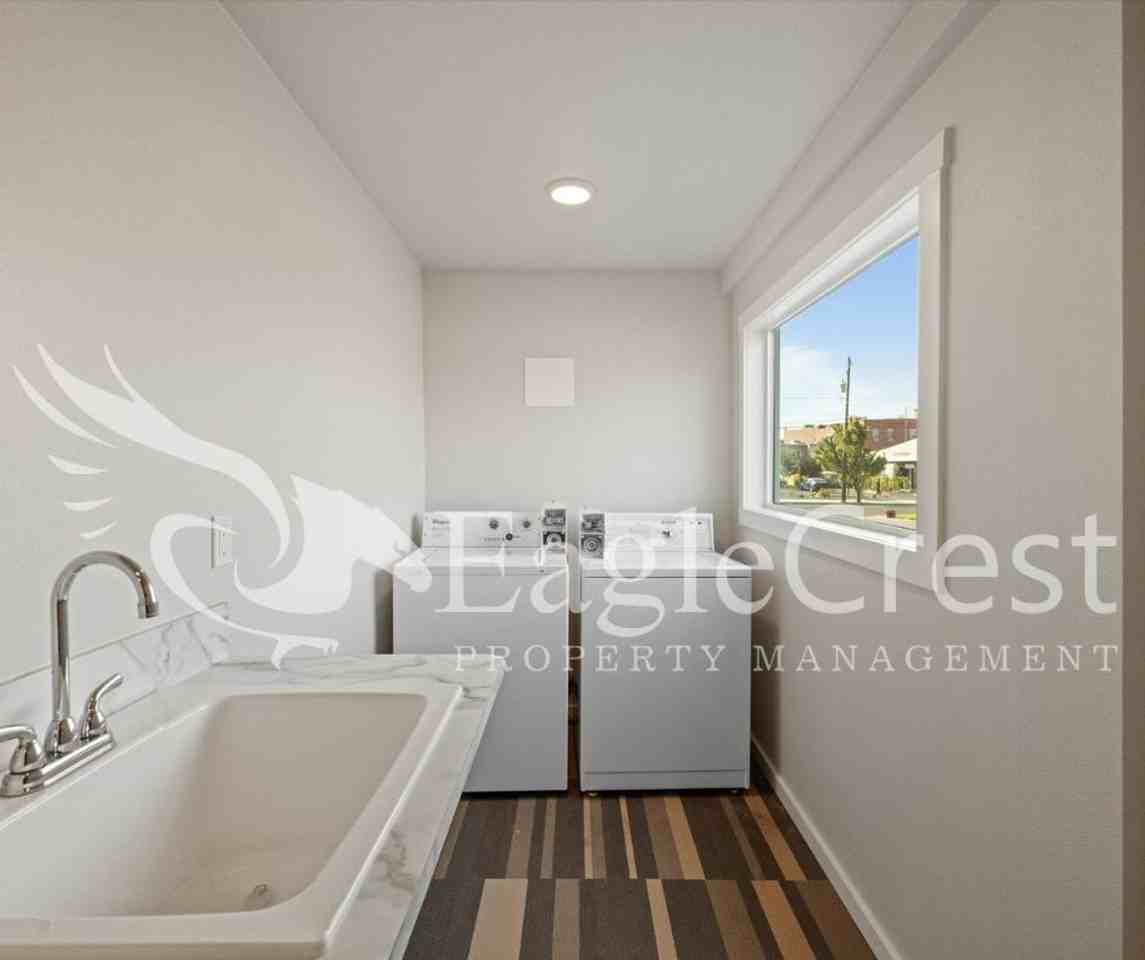 105NSP - Photo 4 of 50