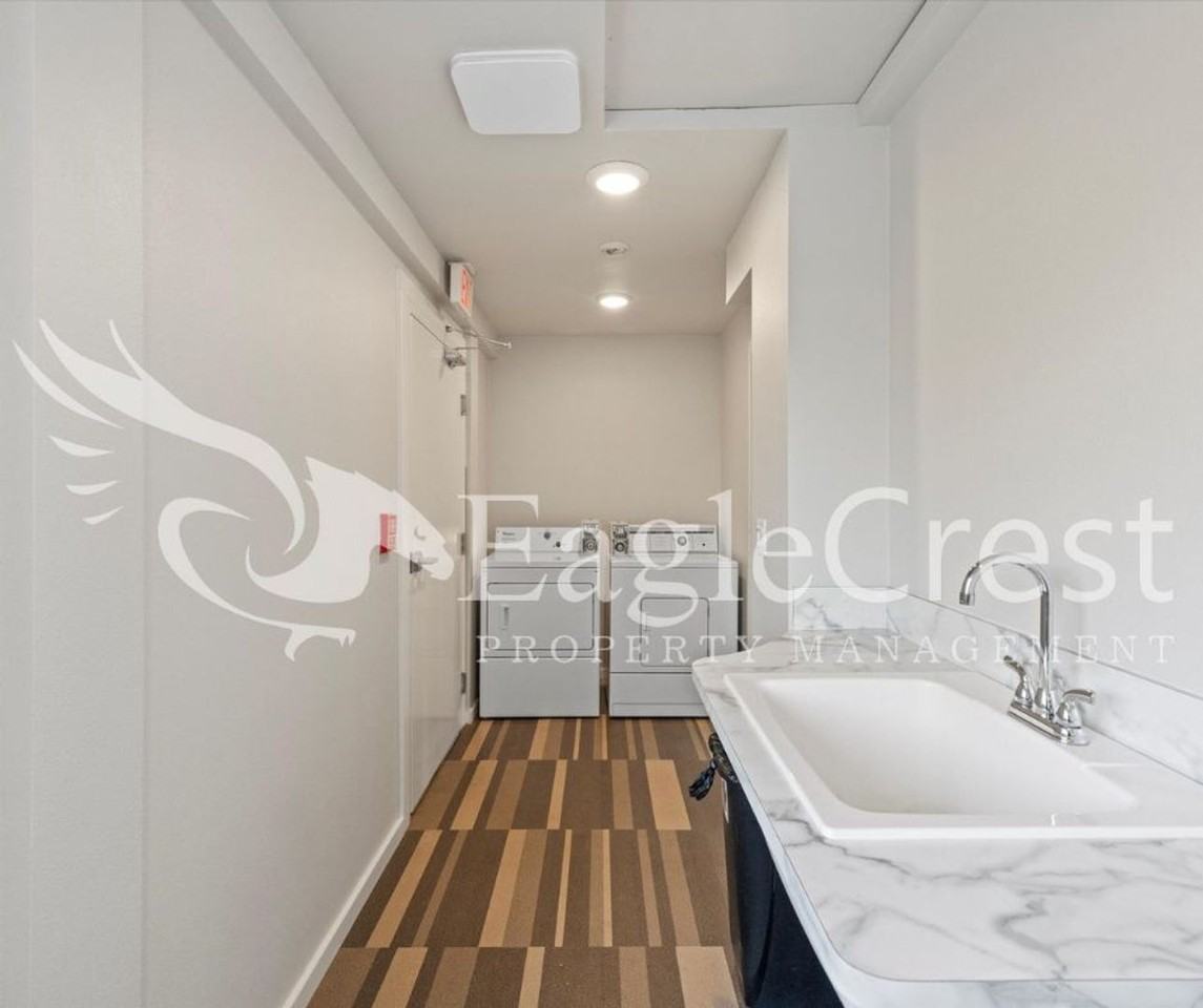 105NSP - Photo 5 of 50