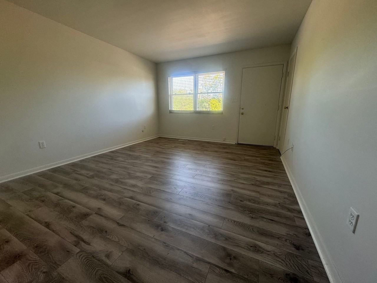 LTF - 101 Gloria Ave. - Photo 3 of 7