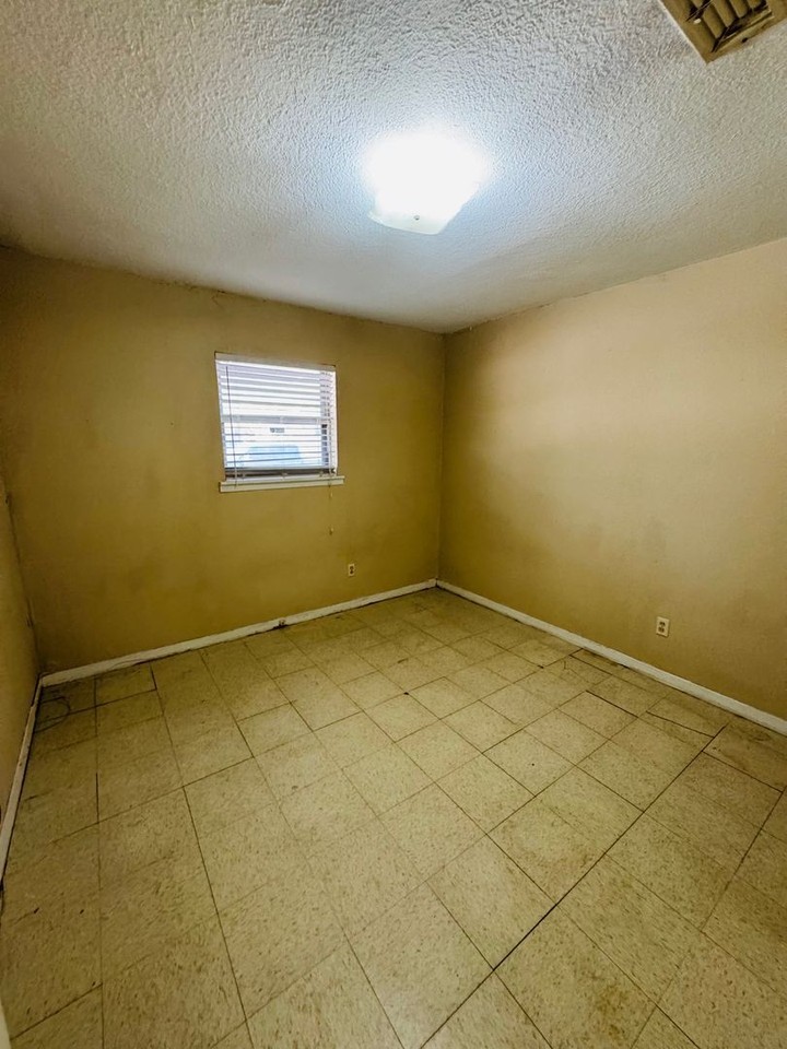 1604 Monte Vista St - Photo 2 of 11