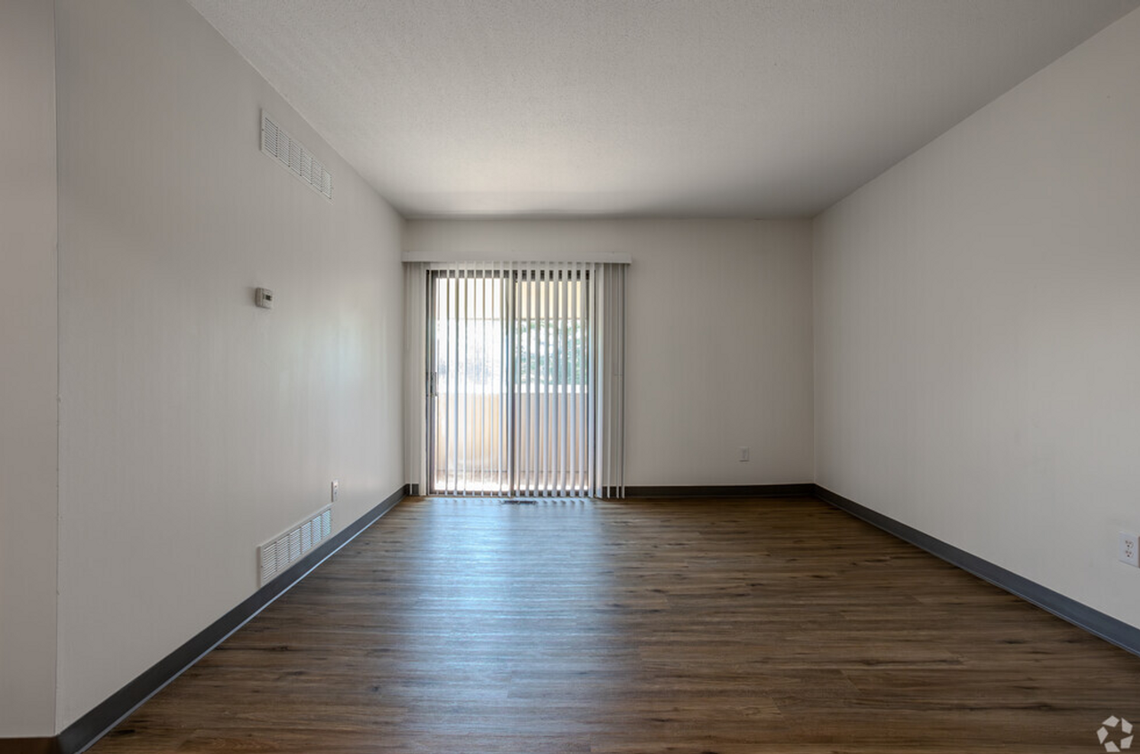 Londondale Village - Photo 5 of 35