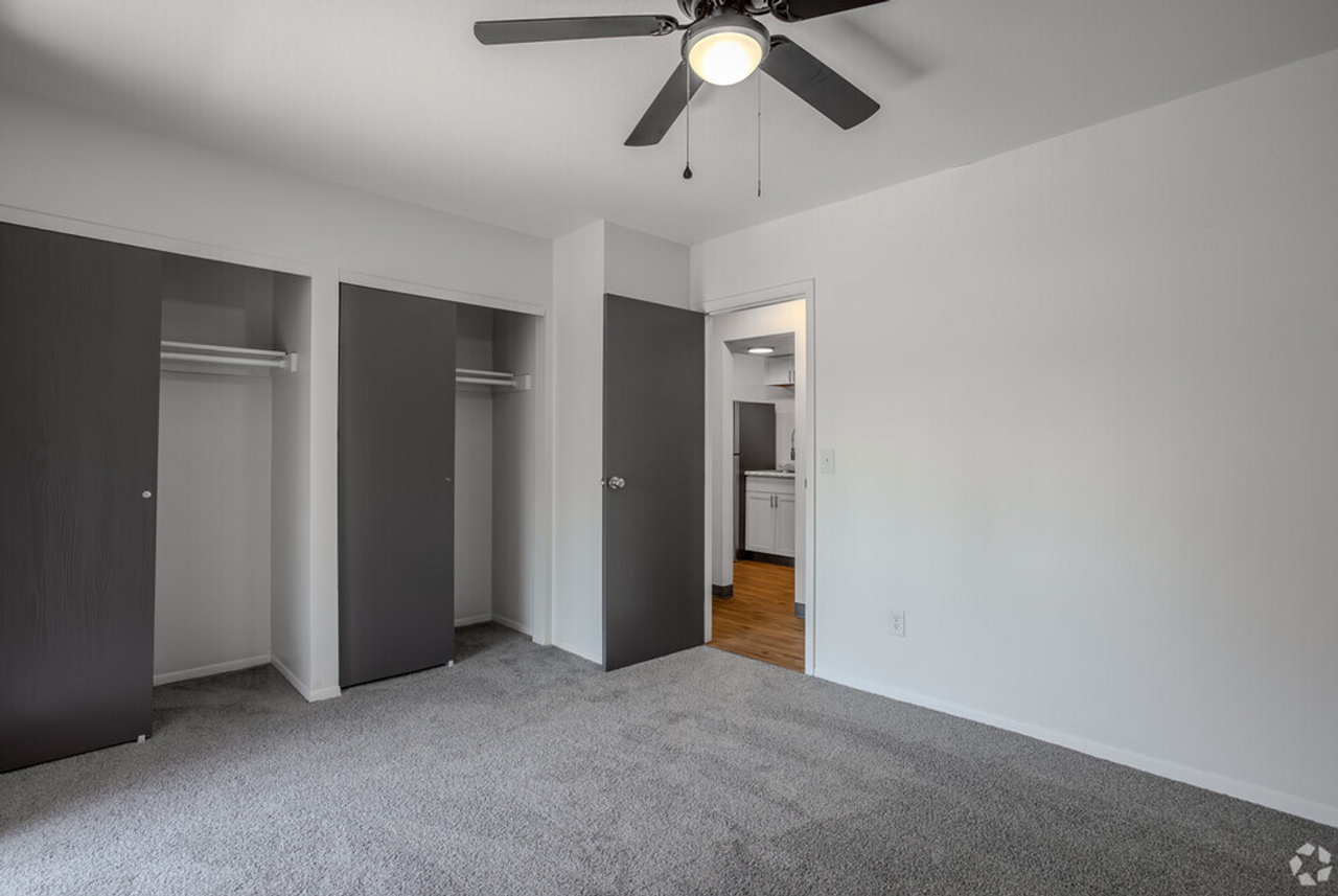 Londondale Village - Photo 7 of 35