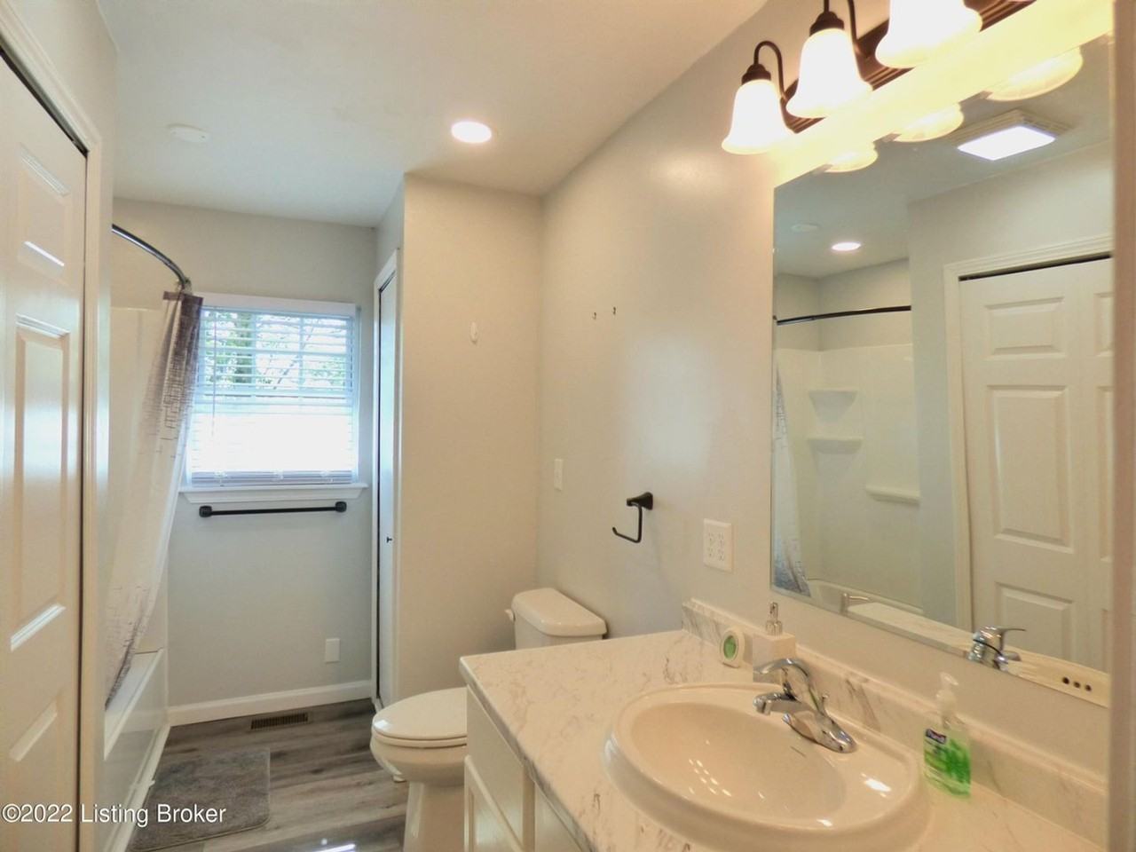 287 Georgia Ave - Photo 5 of 20
