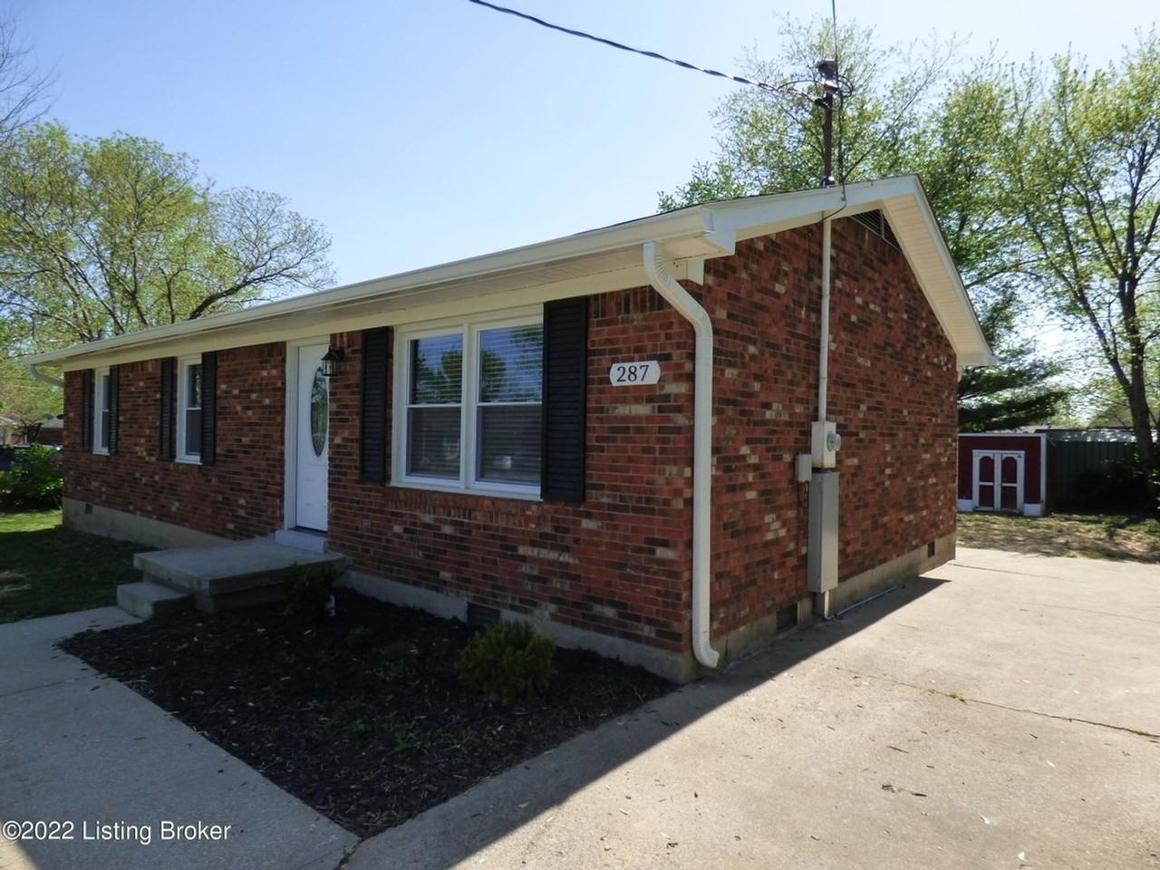 287 Georgia Ave - Photo 6 of 20
