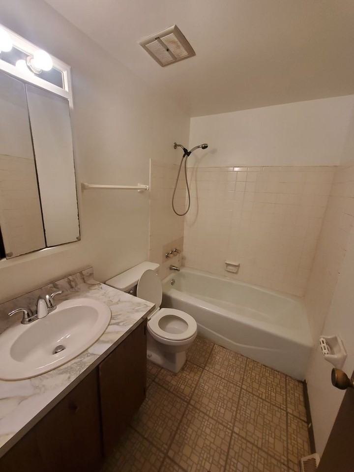 10012 W Fond Du Lac Ave - Photo 2 of 6