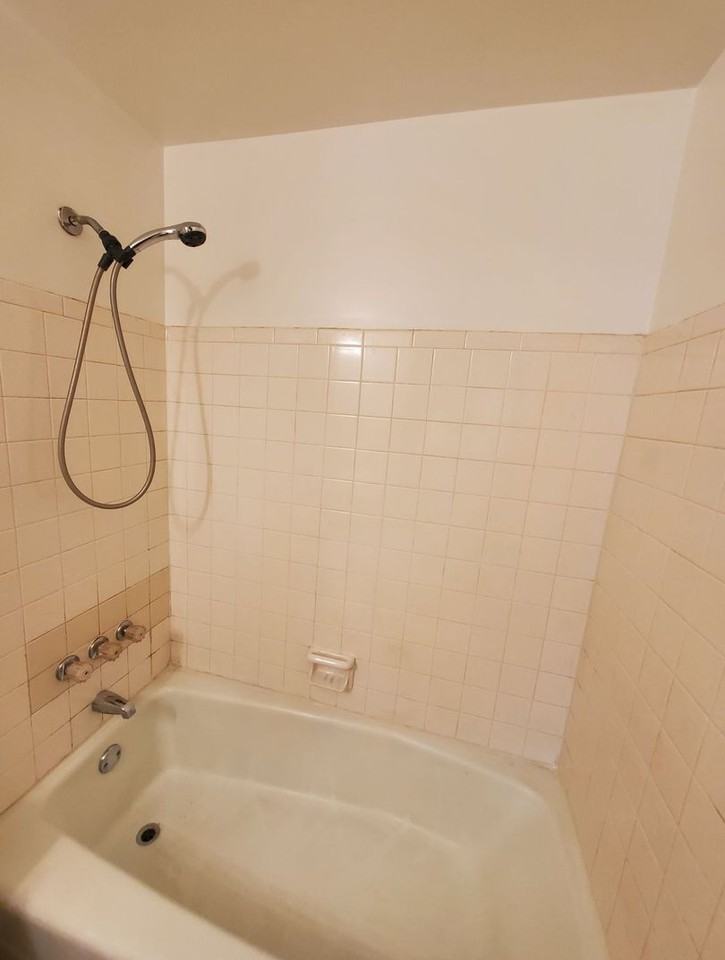 10012 W Fond Du Lac Ave - Photo 3 of 6