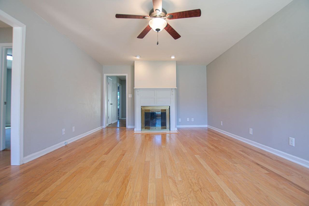 184 Kings Deer Dr - Photo 2 of 17