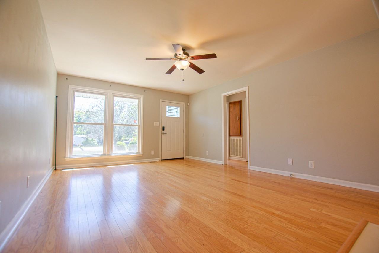 184 Kings Deer Dr - Photo 3 of 17