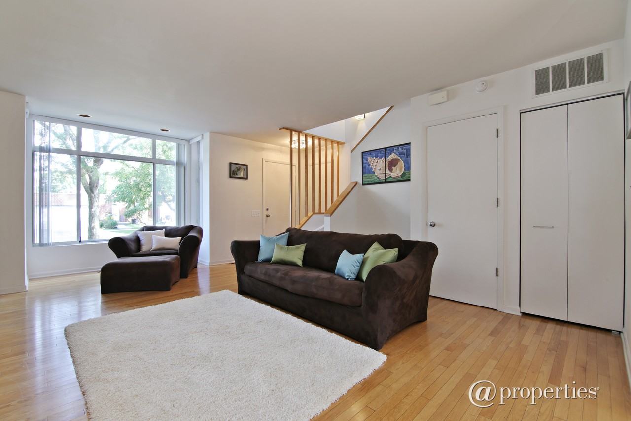 1911 Central Ave - Photo 2 of 9