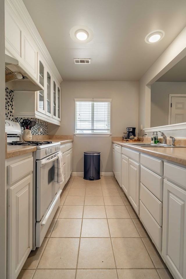 315 Sw F St - Photo 5 of 18