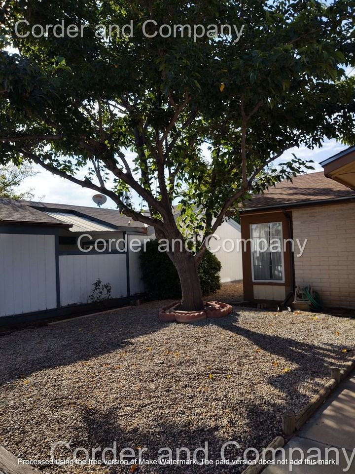 4924 Turquoise Dr Ne - Photo 3 of 33