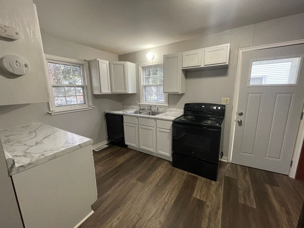 308 E 13th St N - Photo 2 of 9
