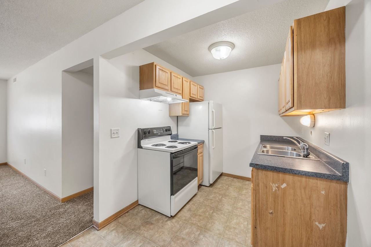 Clover Creek - Photo 7 of 44