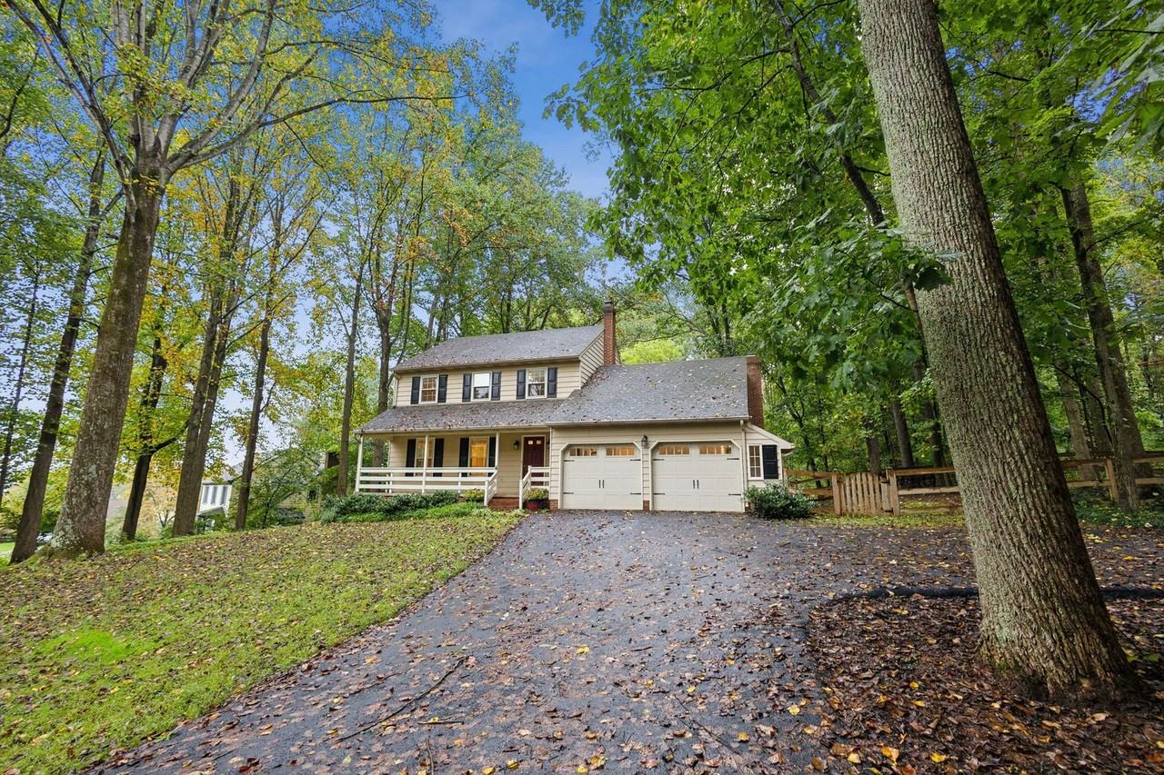 7209 Woods Edge Ct - Photo 2 of 24