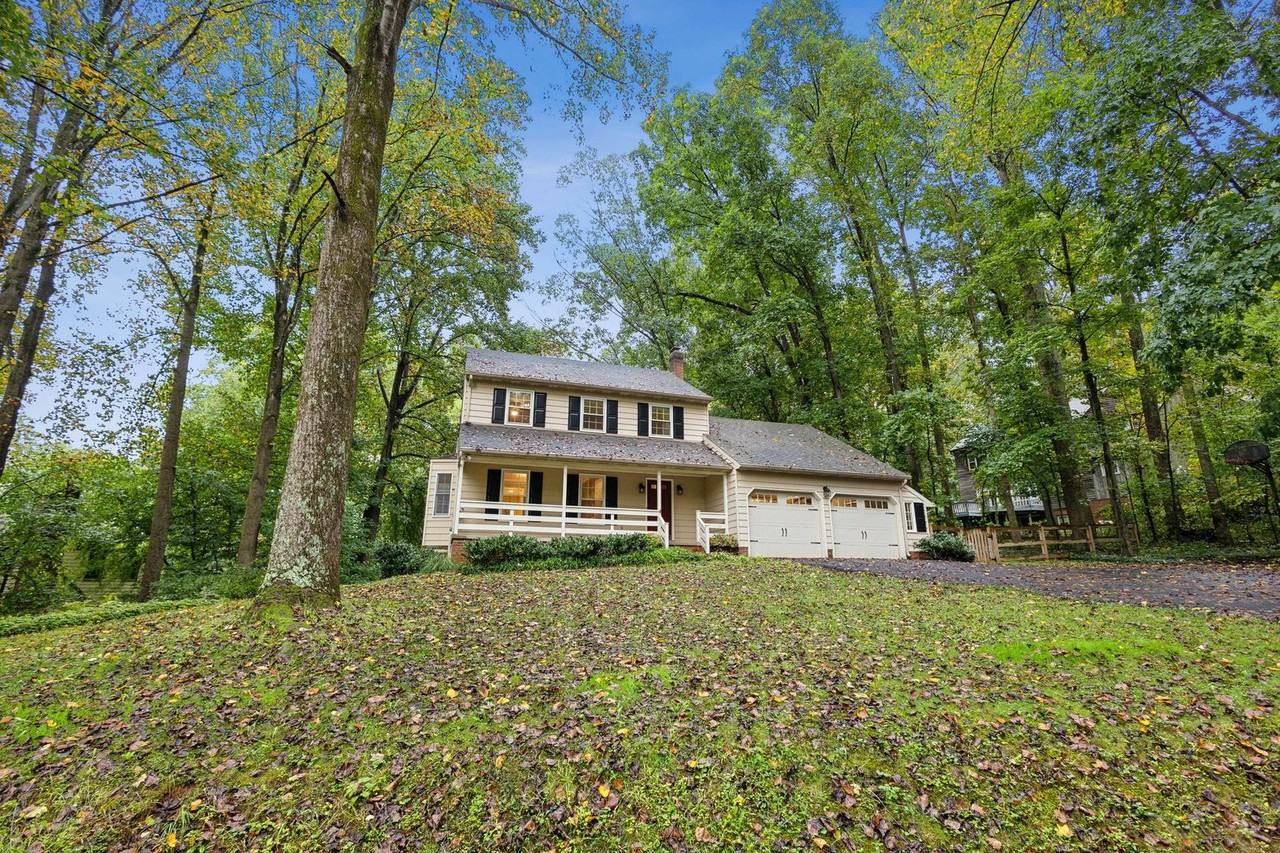 7209 Woods Edge Ct - Photo 3 of 24