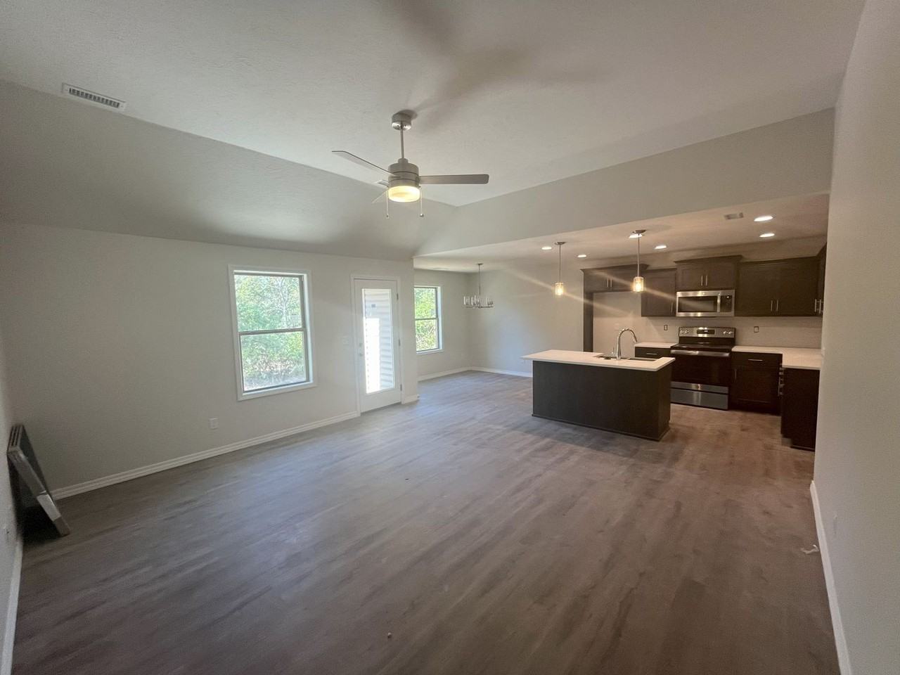 1359 S Mahn Ave - Photo 4 of 23
