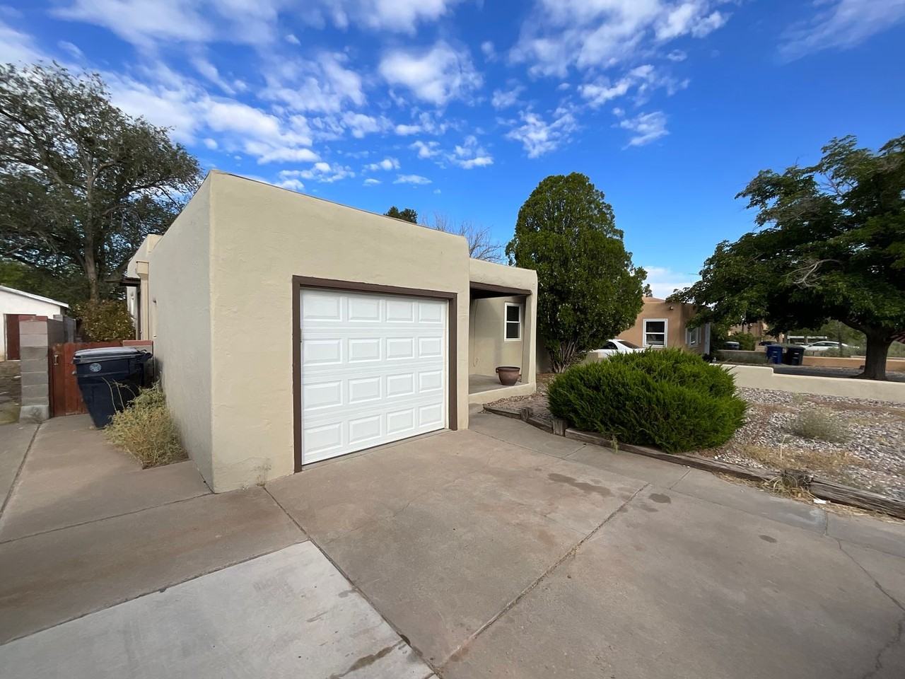 1117 Vassar Dr Ne - Photo 2 of 27