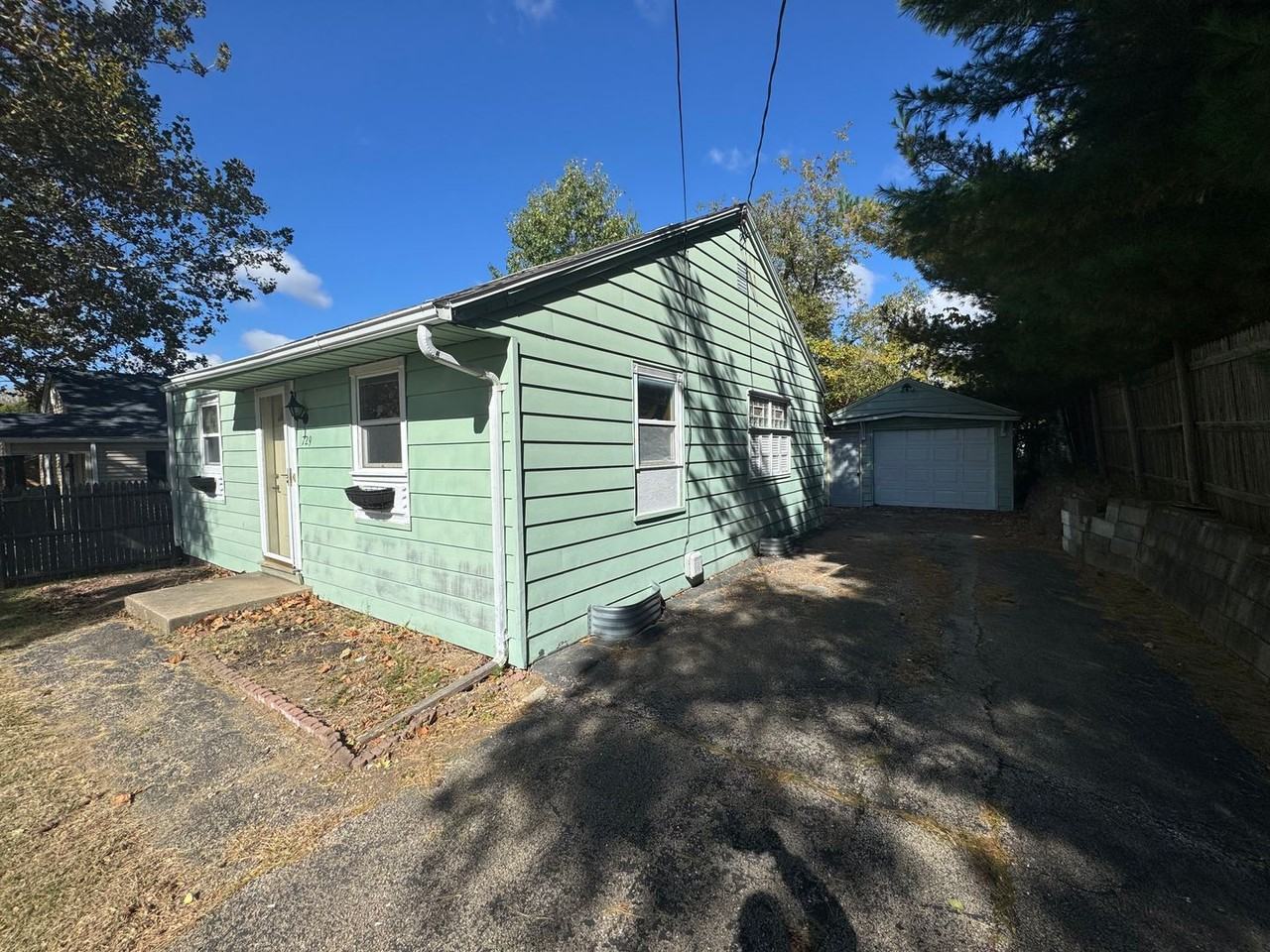 729 E Glen Ave - Photo 2 of 12