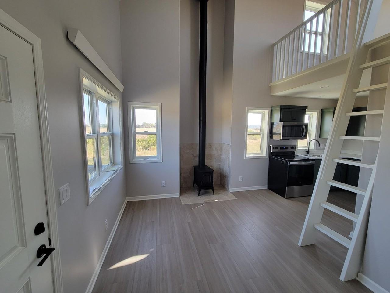 17753 Bunge Avenue - Photo 7 of 13