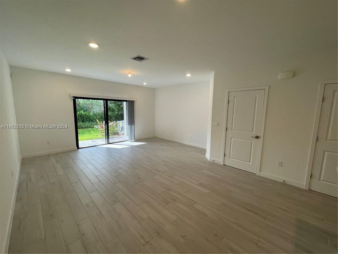 188 Sw 5th Ct - Photo 2 of 19