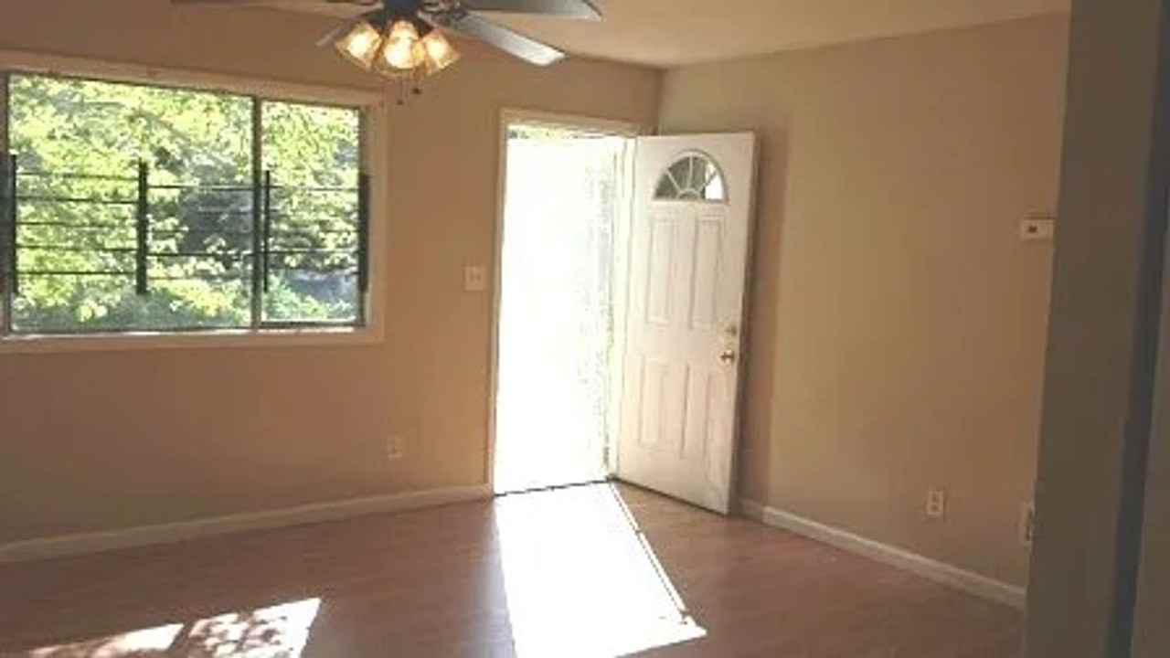1388 Cedar Creek Ln - Photo 3 of 4