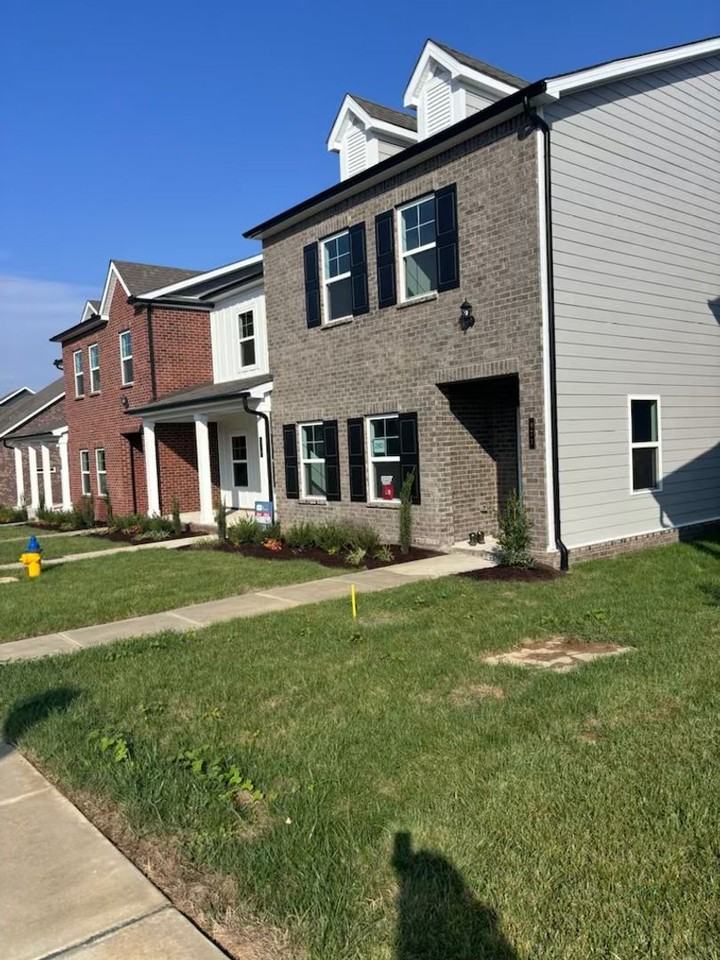 977 Nance Ln - Photo 2 of 50