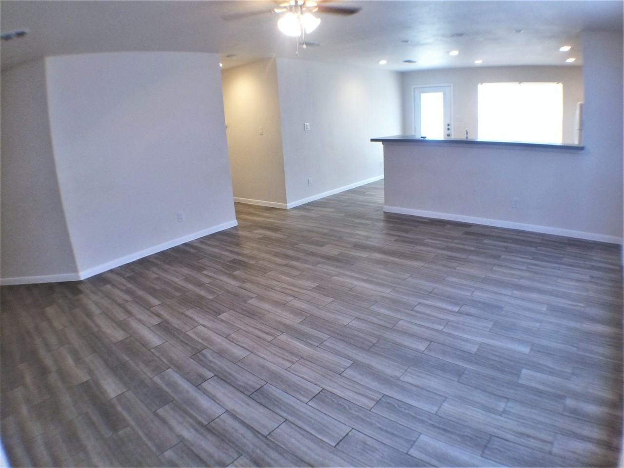 907 Gerrish St - Photo 3 of 14