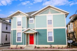 featured image of 1046 E Walnut St