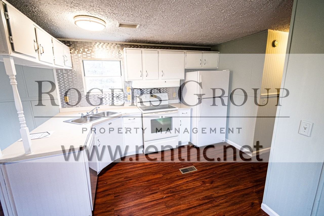 321 Hidden Lake Ln - Photo 2 of 9