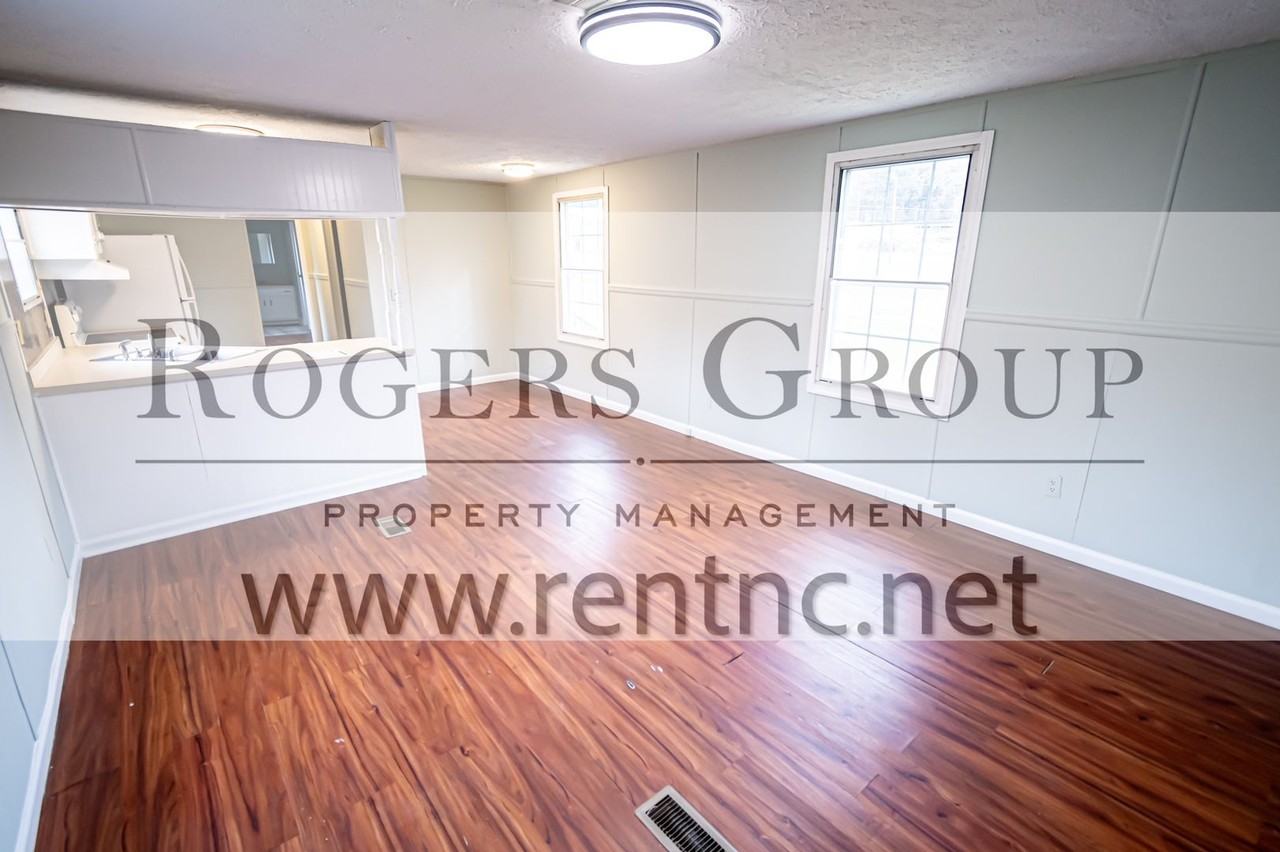 321 Hidden Lake Ln - Photo 3 of 9