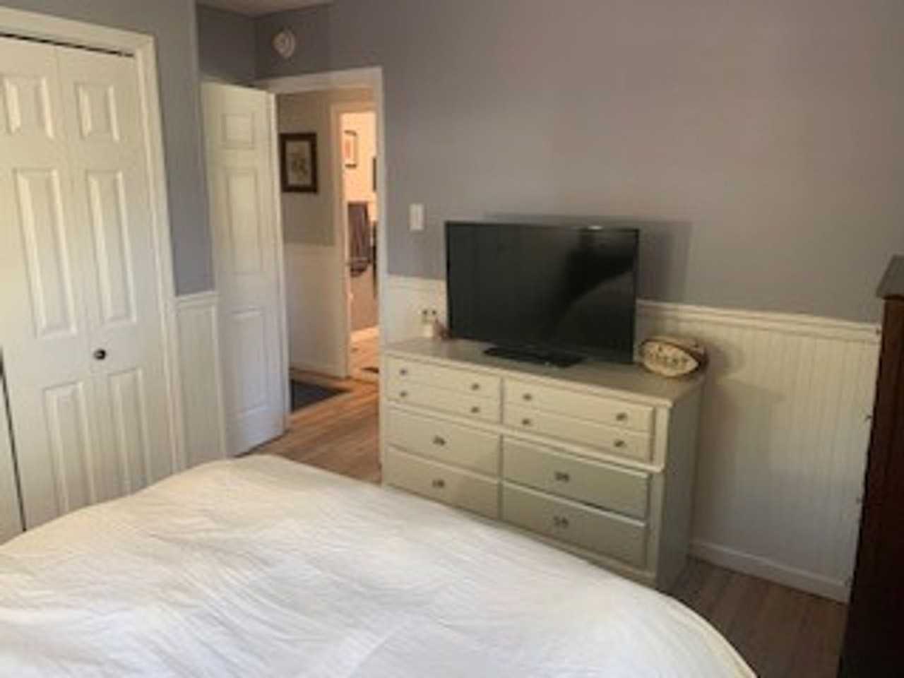 822 S Henderson St - Photo 6 of 10