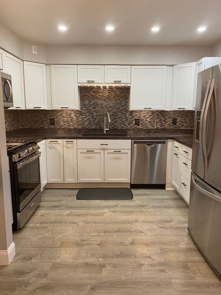 8170 Venice Heights Dr Ne - Photo 2 of 20