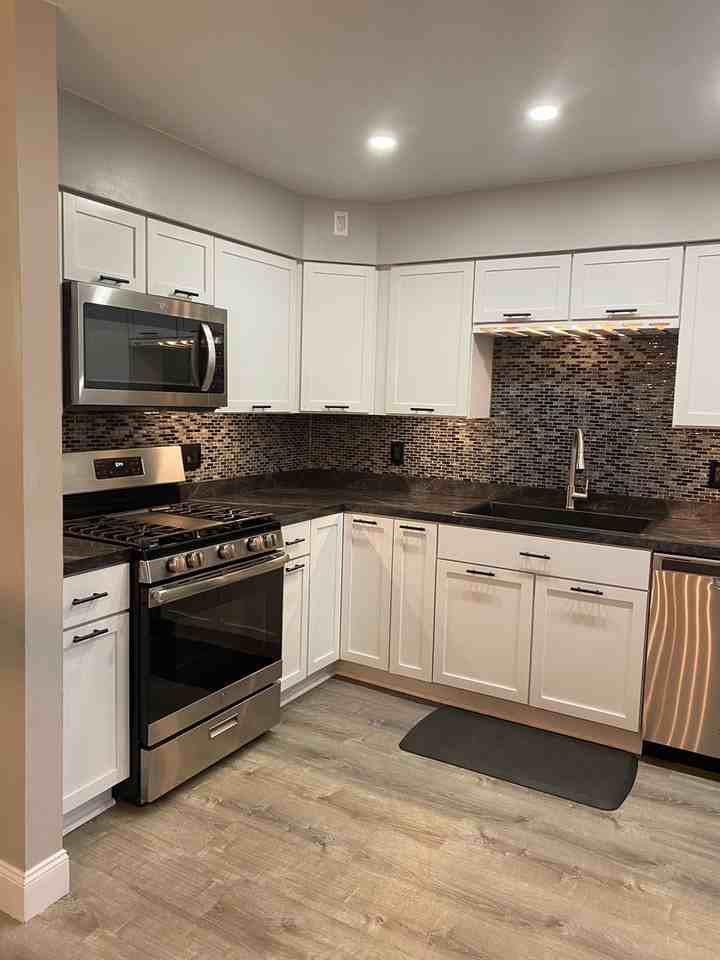 8170 Venice Heights Dr Ne - Photo 3 of 20