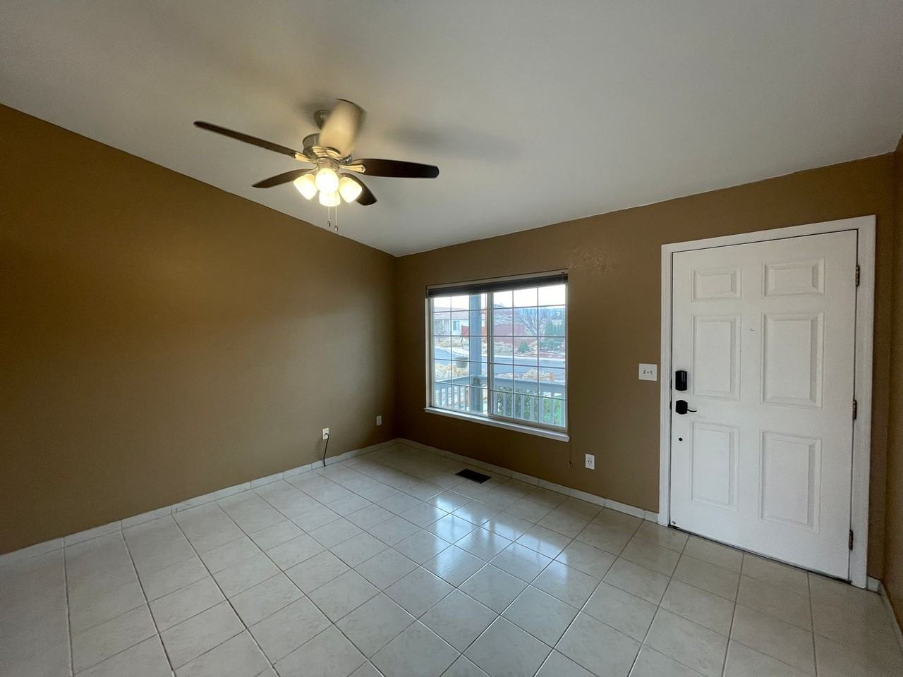 770 Rembrandt Ct - Photo 2 of 14