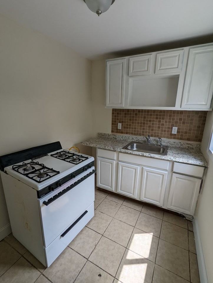 1922 Sigel St - Photo 3 of 12