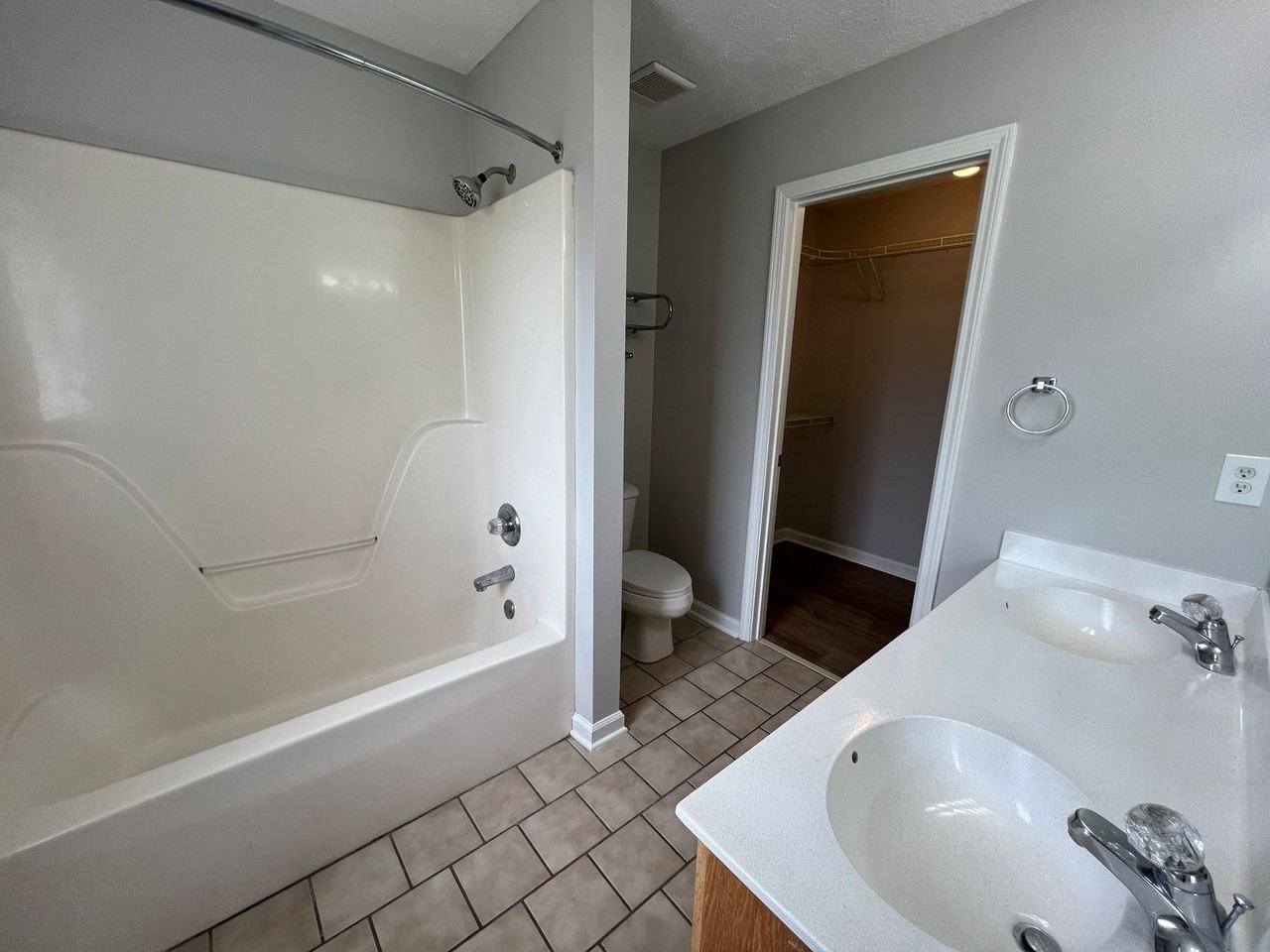 7013 Westfork Dr - Photo 4 of 18