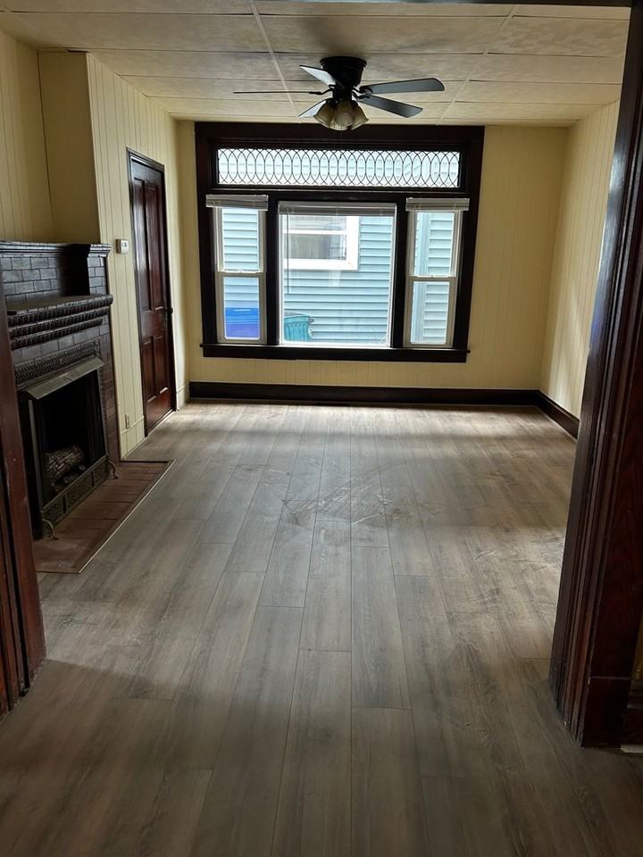 21 S Mercer St #101 - Photo 2 of 7