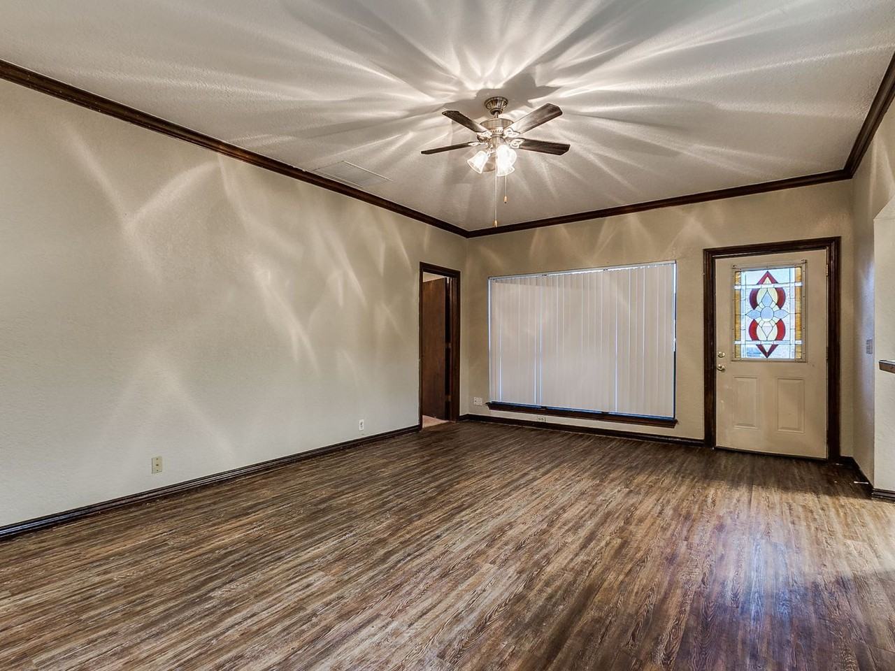 Eagle Crest Apartments - Photo 4 of 50